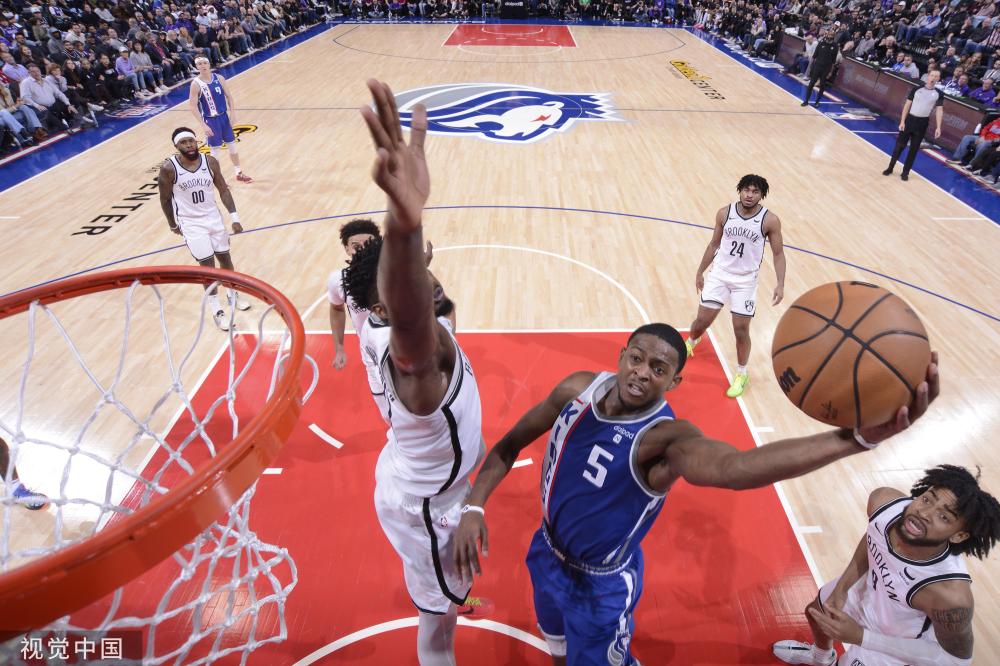 让她能在众 让她能在众