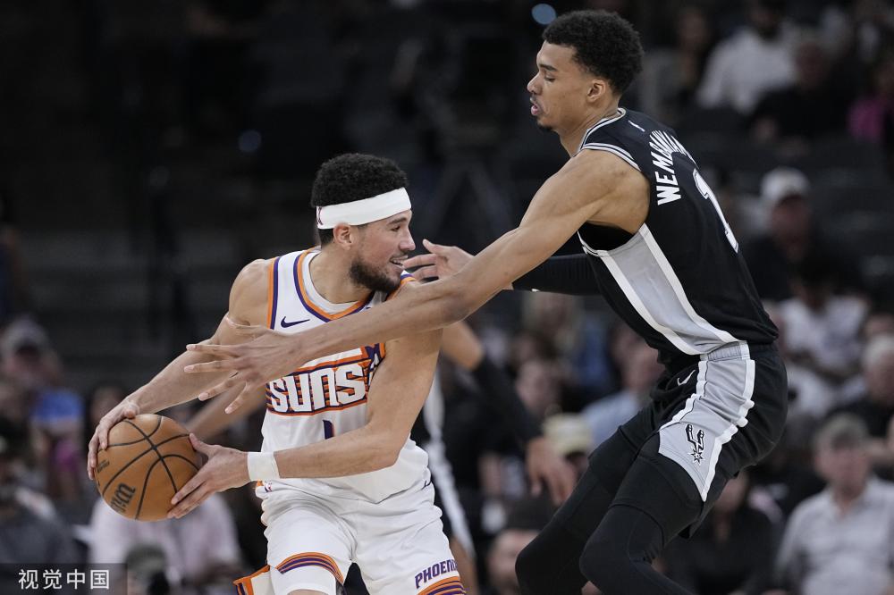 萨面临一个 萨面临一个