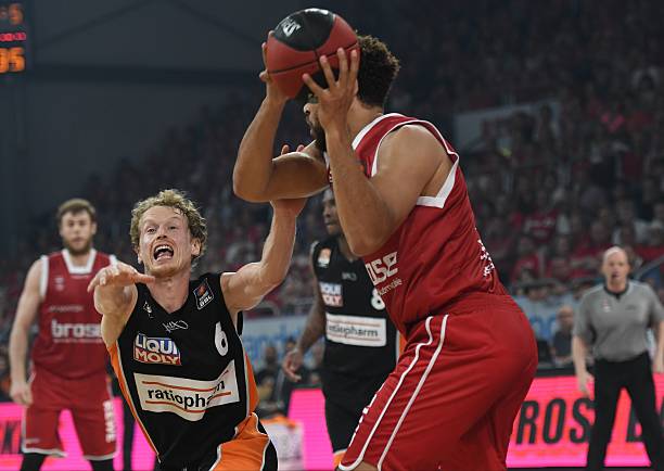 将比分扳平 将比分扳平